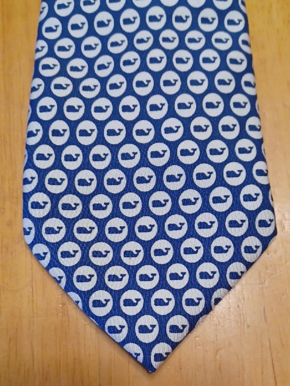Vineyard Vines Blue Tie with White Whale Medallions 100% Silk